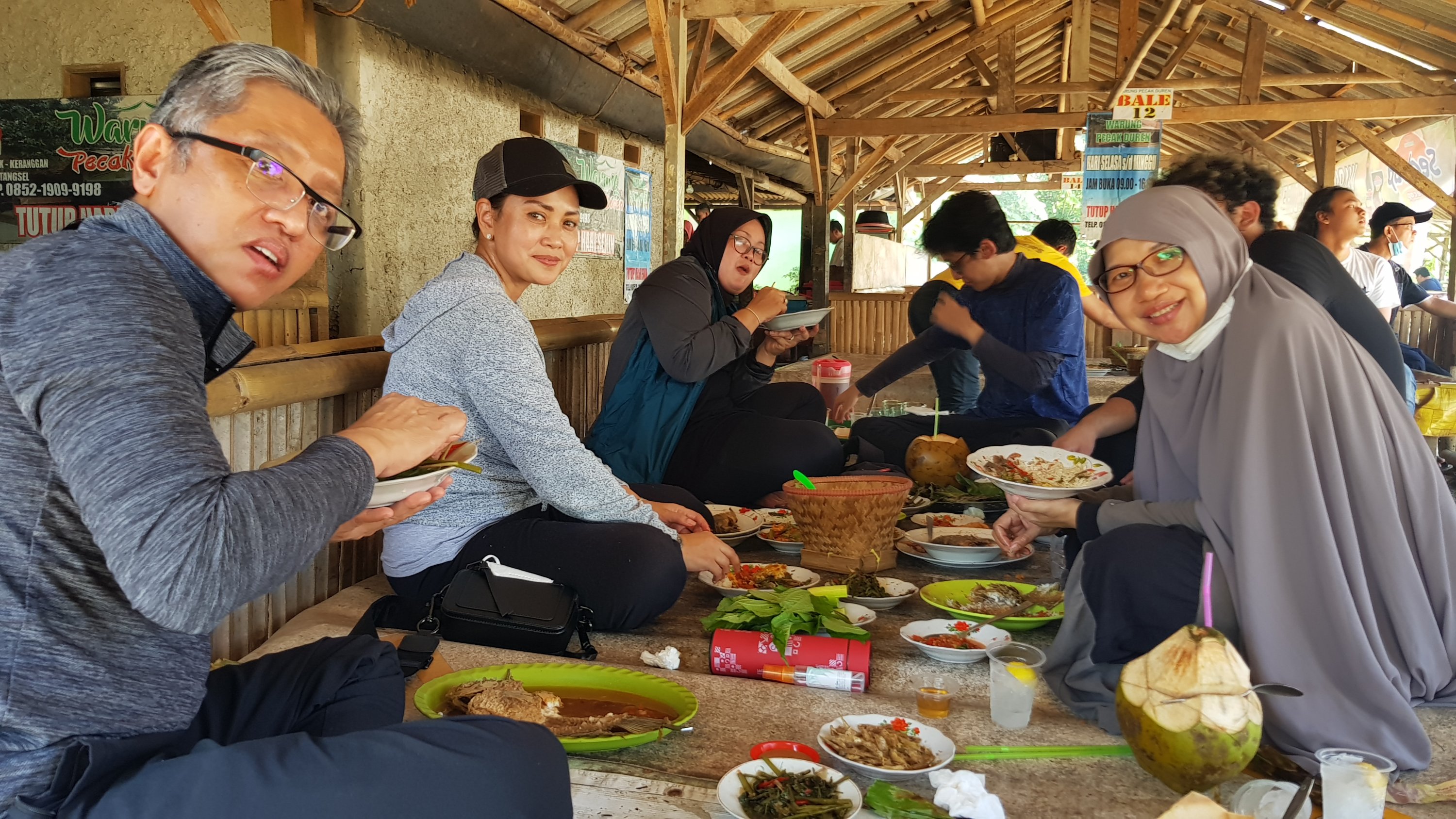 Lunch at Warung Pecak Duren | Kaffahshots